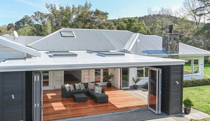 Holiday home designs emphasizing indoor-outdoor flow