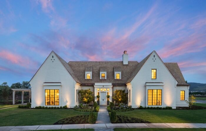 English cottage home designs that blend modern elements for a contemporary feel